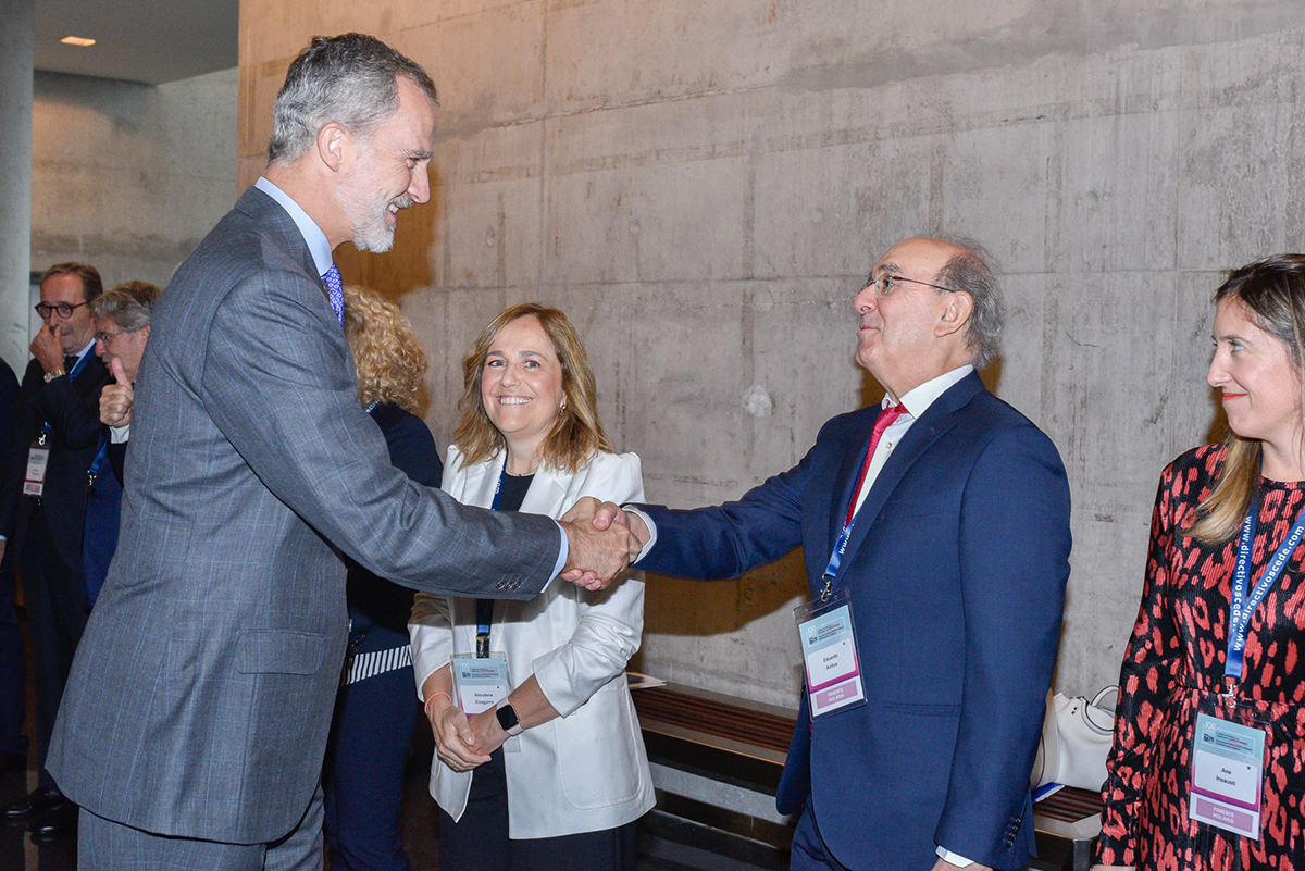 Eduardo Anitua con el Rey Felipe VI